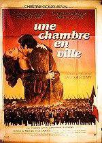 Watch Une chambre en ville Gomovies